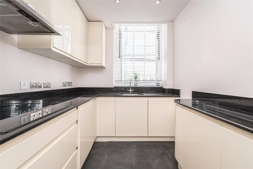 Apartment in London, City of Westminster - View 4