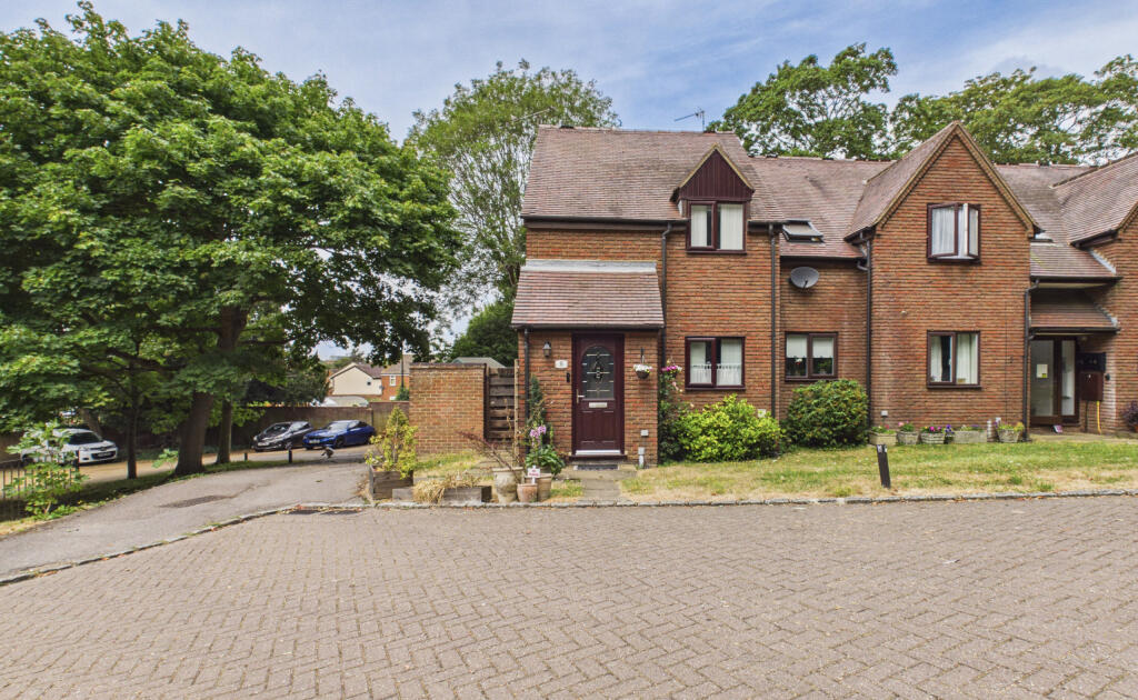 Main image of property: Chadbone Close, Aylesbury, Buckinghamshire