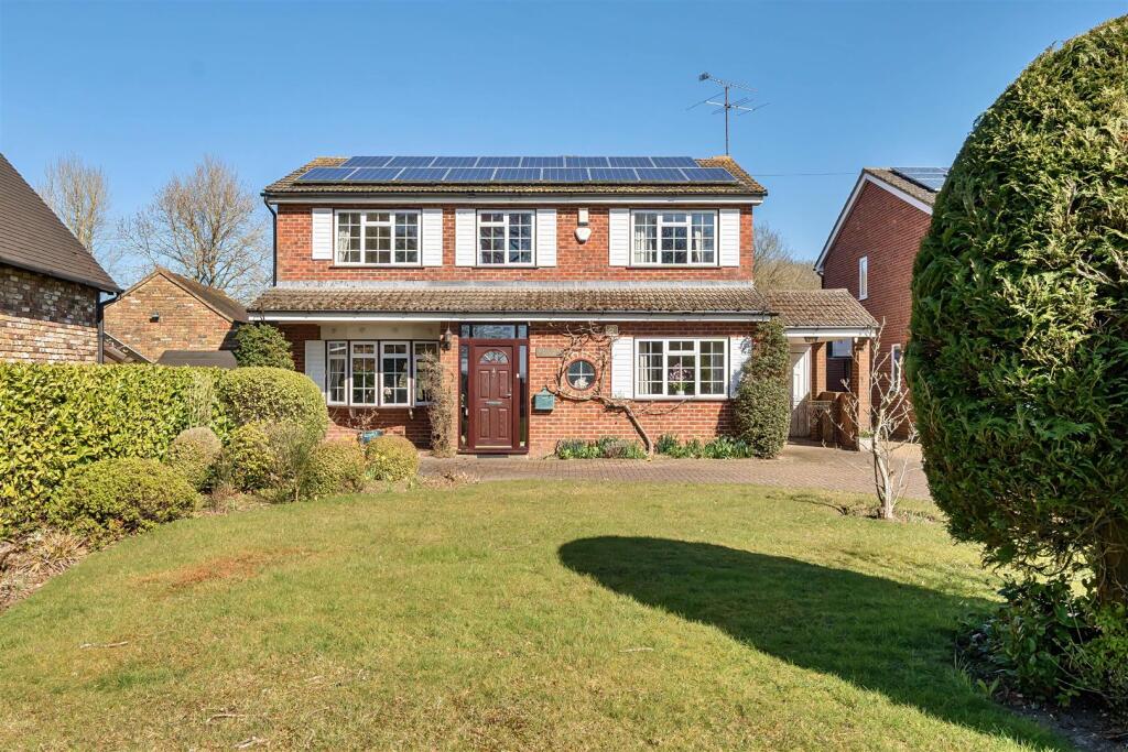 4-bed detached on Gatcombe House, Forest Road Wokingham, Berkshire, RG40 5SA, £750,000