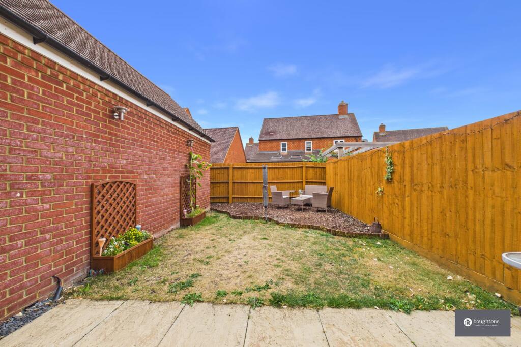 House in Brackley, West Northamptonshire - View 4