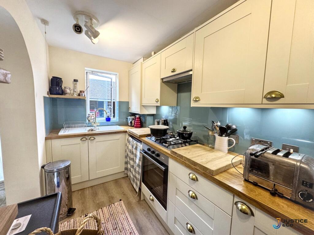 Apartment in Brighton - View 4