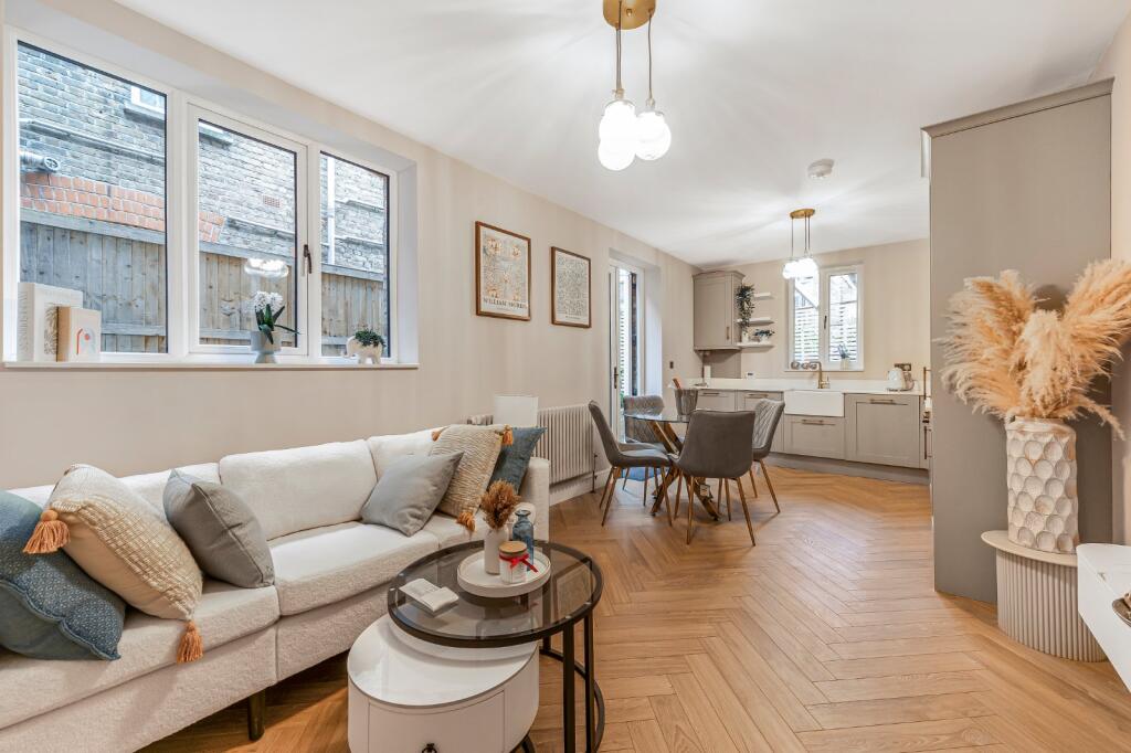 Apartment in London, Stockwell Park, Stockwell - View 2