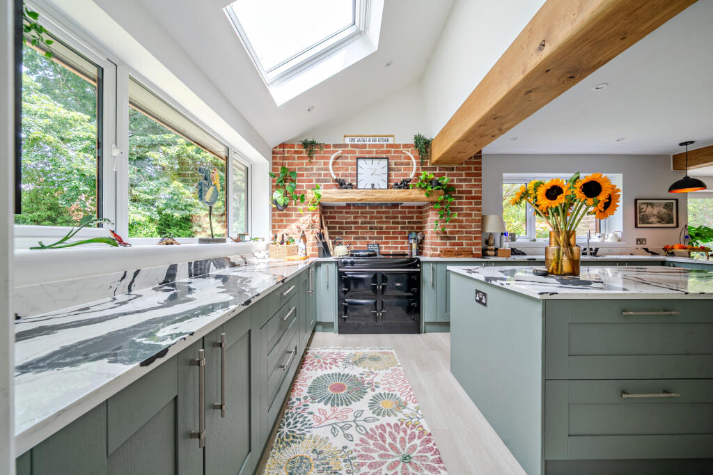 Main image of property: Hillgarth, Hindhead, GU26