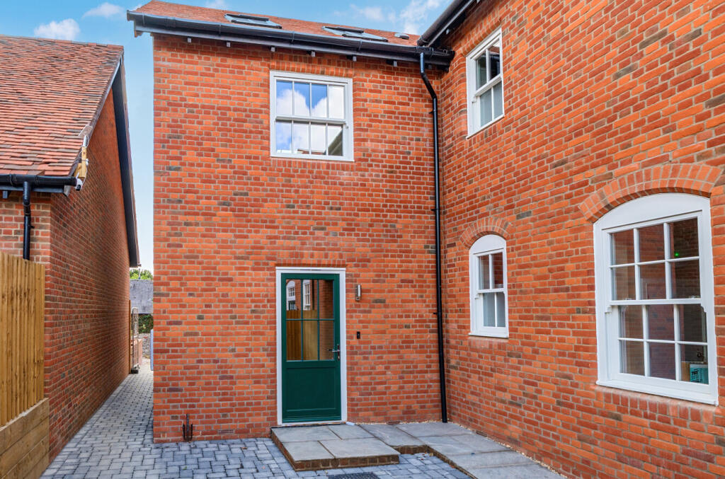 Apartment in Test Valley, West Wellow - View 2