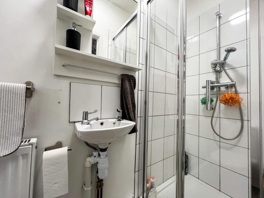 5 bedroom terraced house for rent