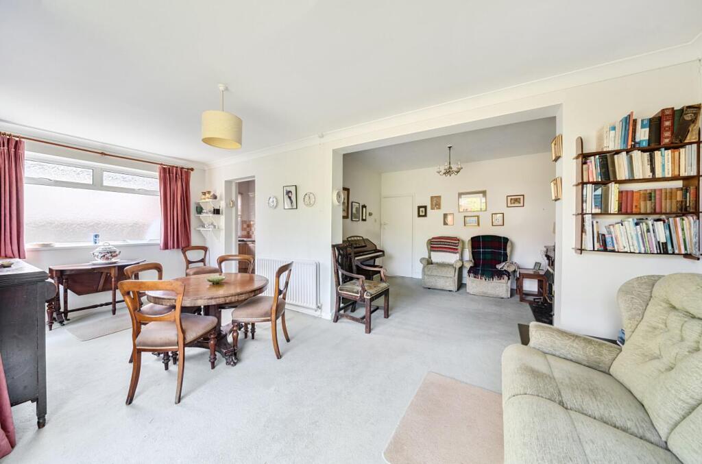 Halford Road, Ickenham, UB10 photo 3