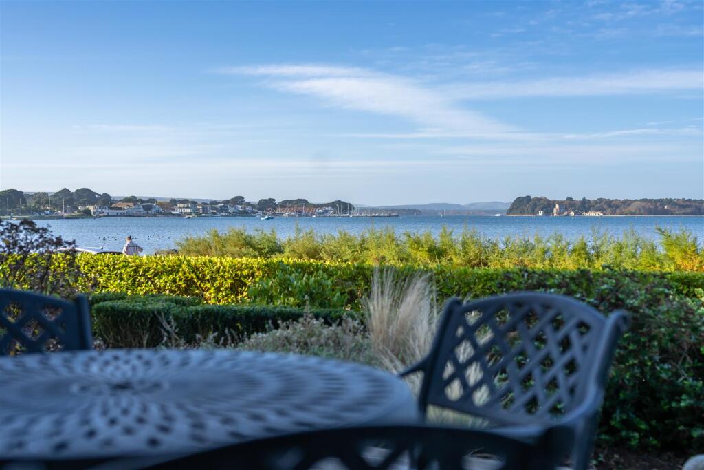 Apartment in Poole, Canford Cliffs - View 4