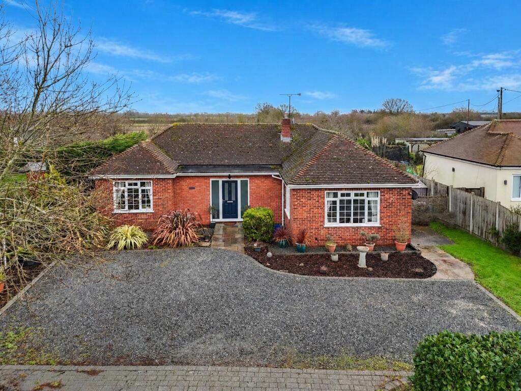 Main image of property: Chelmsford Road, Purleigh