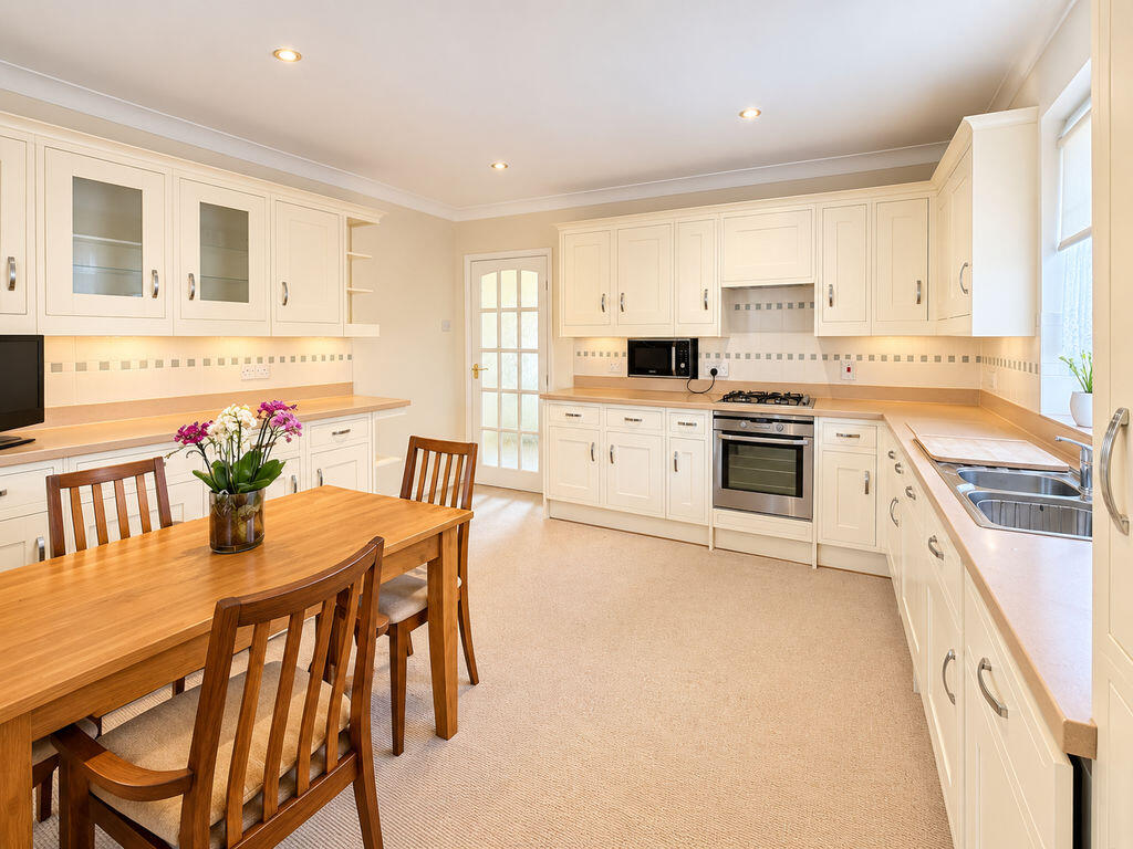 House in Chilworth, St. Martha - More