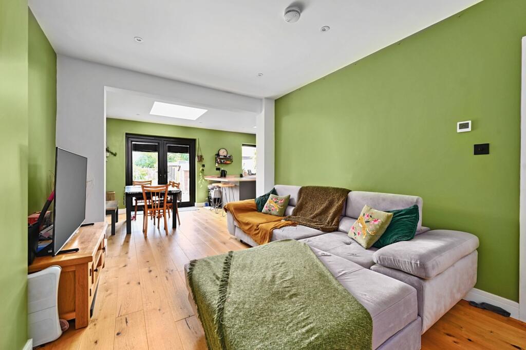 New Barn Road, Shoreham, West Sussex, BN43 photo 3