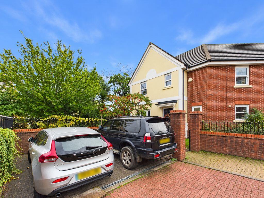 3-bed semi-detached on Lyte Hill Lane, Torquay, £280,000
