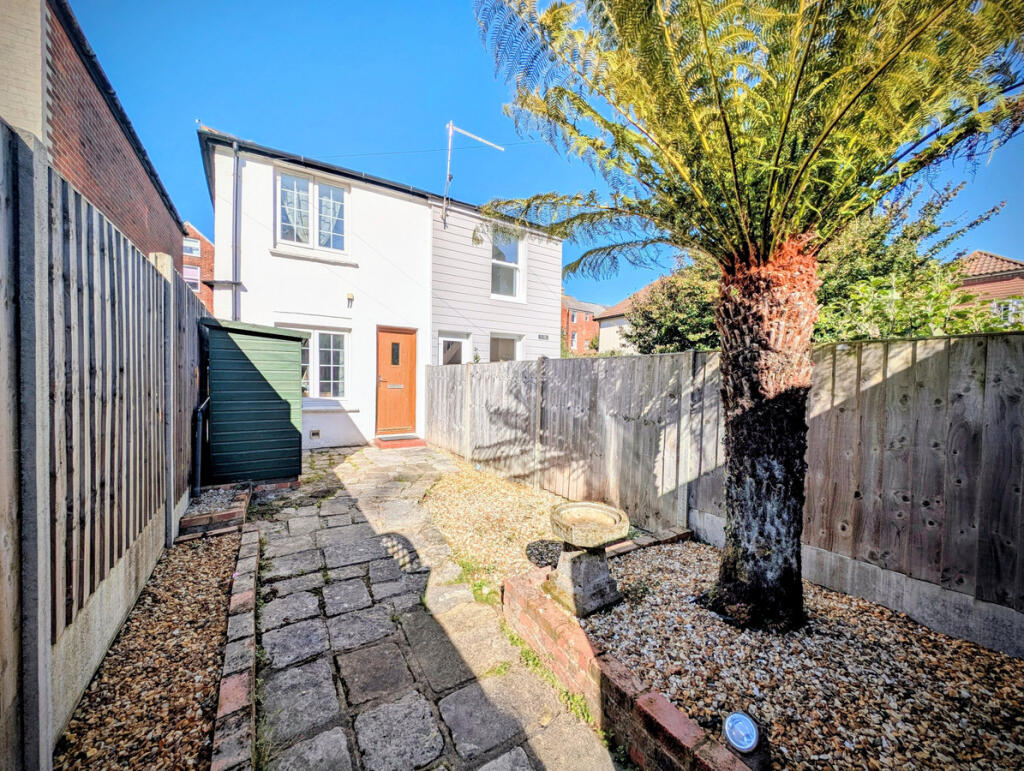 Main image of property: Moorgreen Road, Cowes, PO31