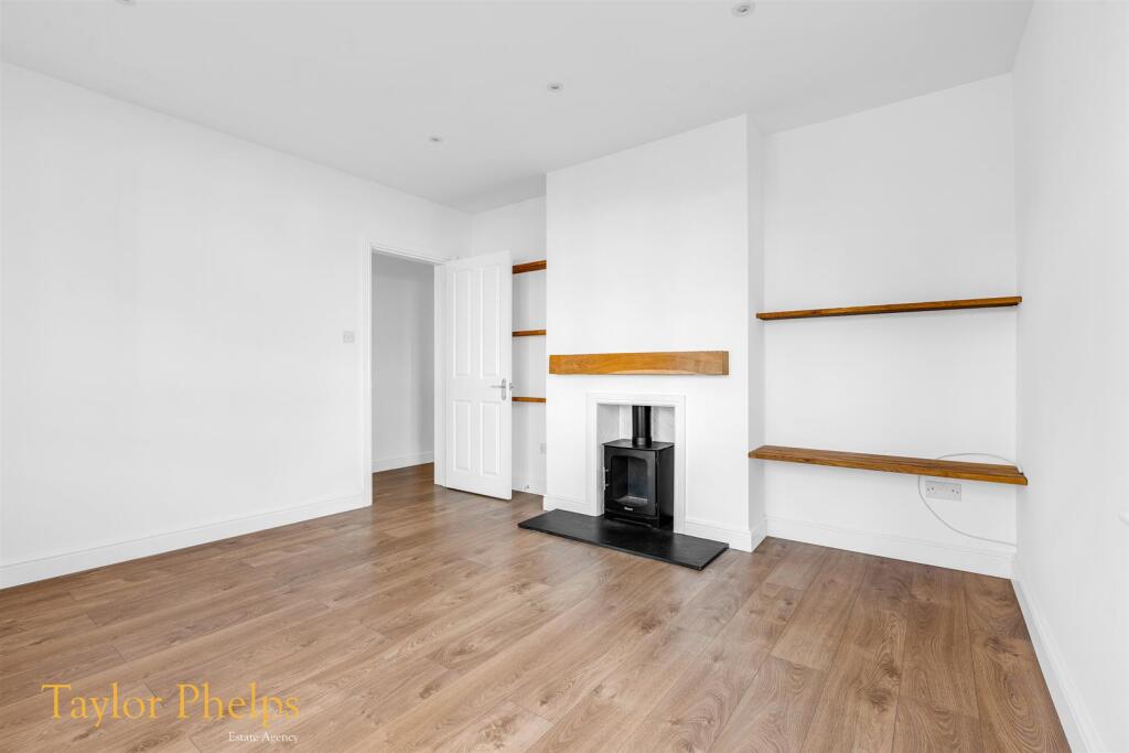 House in Ware, Kings Hill - View 4