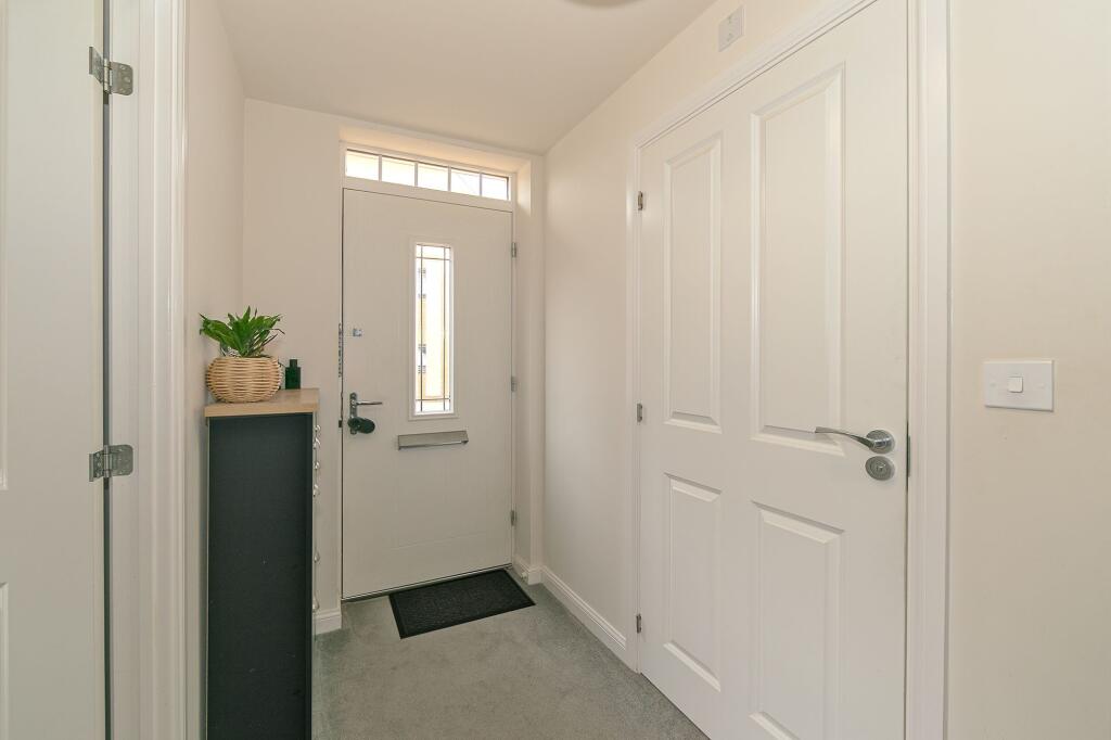 House in Milton Keynes, Brooklands, Broughton and Milton Keynes - More