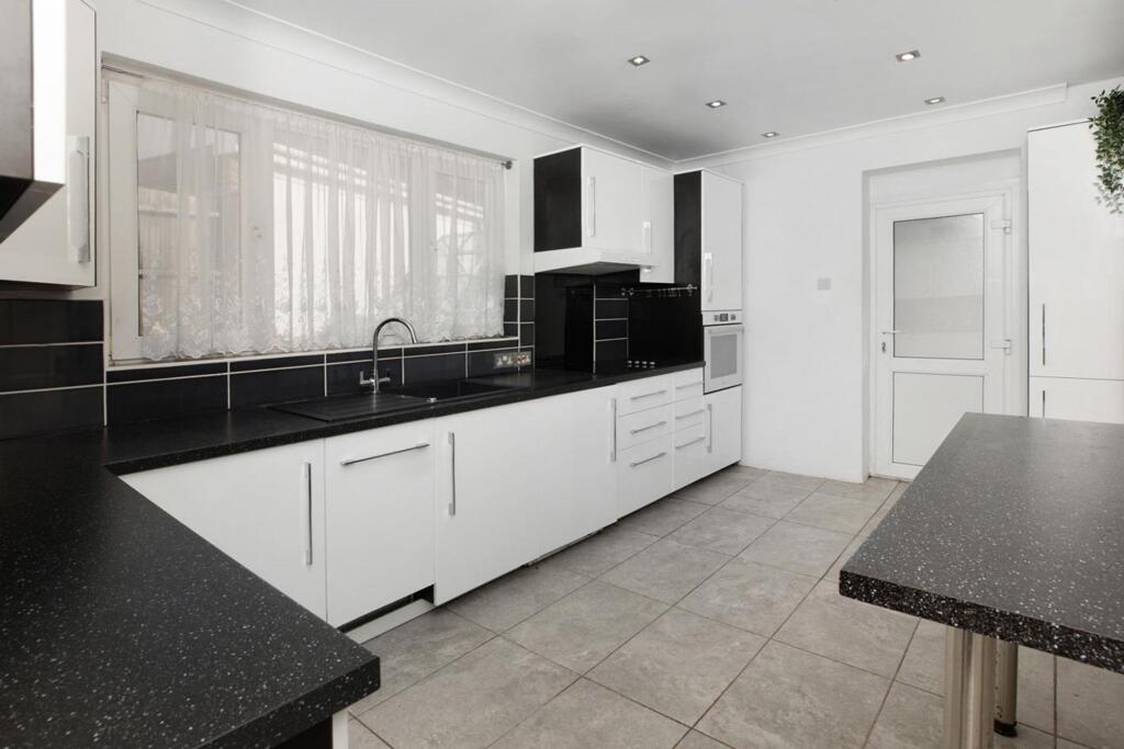 House in Torquay - More