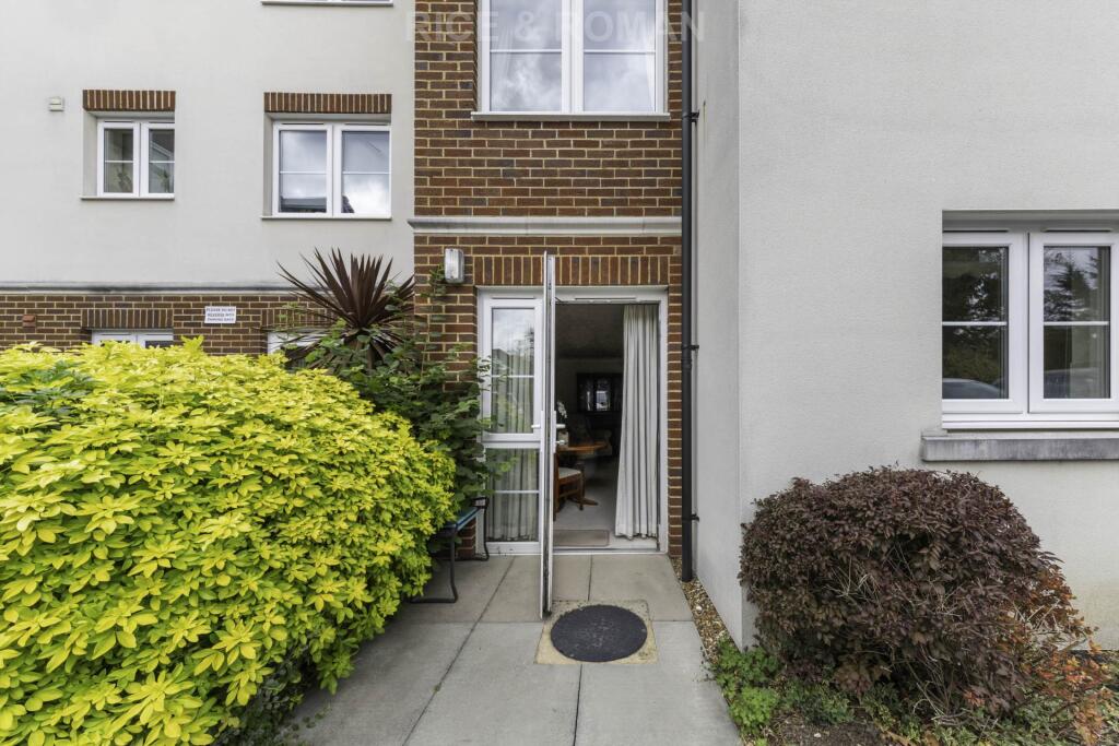 1-bed other on Lynton Court, Epsom, £150,000