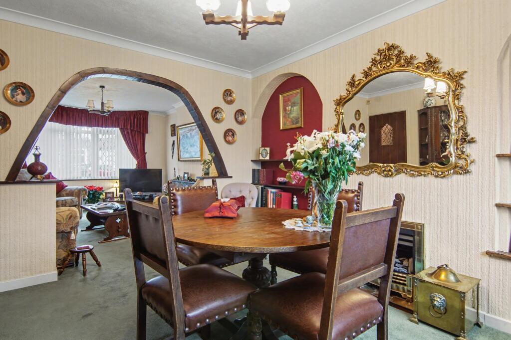 House in Coventry, Alderman's Green, Manor House - View 5