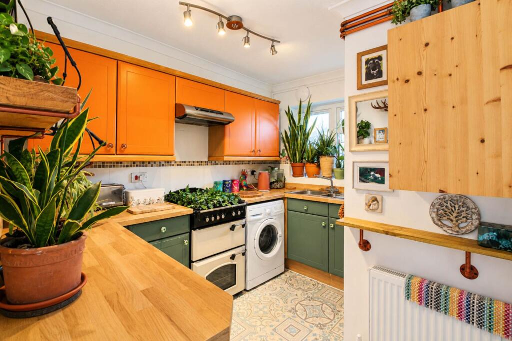 House in Aylesbury, Buckinghamshire - View 3
