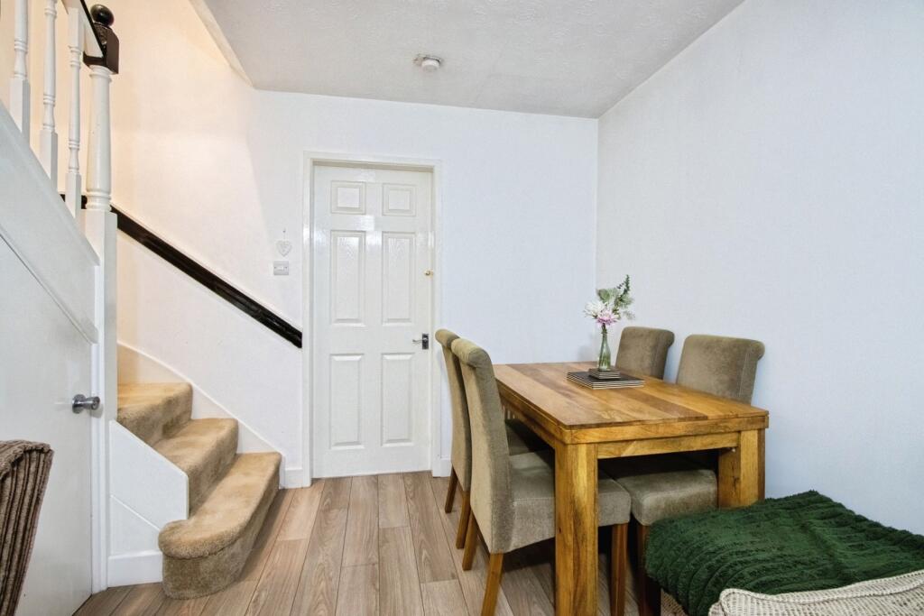 Birk Lane, Morley, Leeds, West Yorkshire, LS27 photo 4