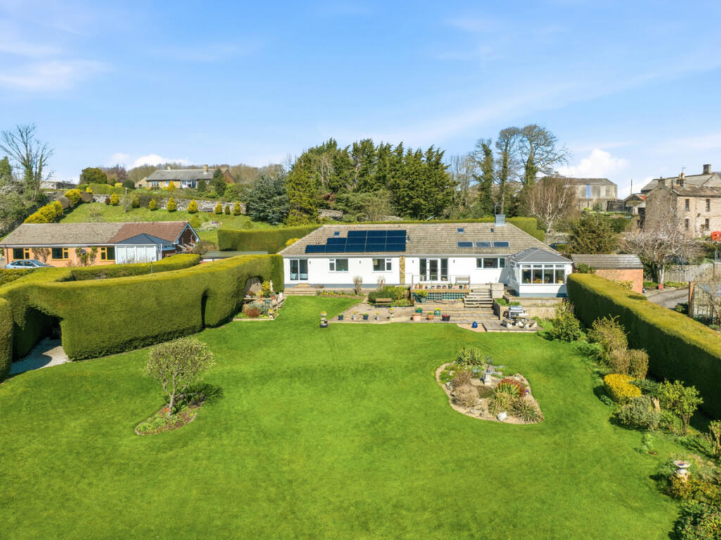 Main image of property: Lynwood, Moor Road, Leyburn, DL8 5DH