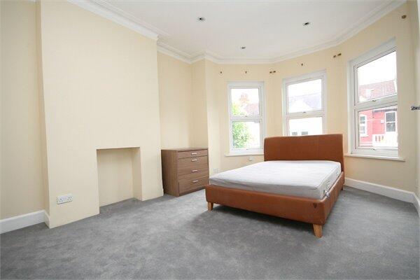 House in London - View 5