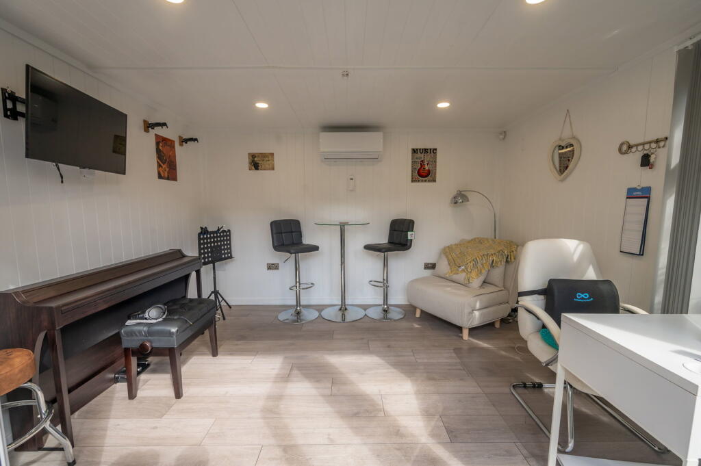 Additional image 18 of Extended home with stunning open-plan kitchen & garden room – Bissell St, Quinton, Birmingham B32 1AH