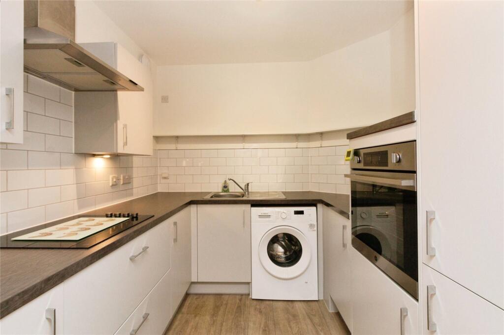 Apartment in Reading - View 3