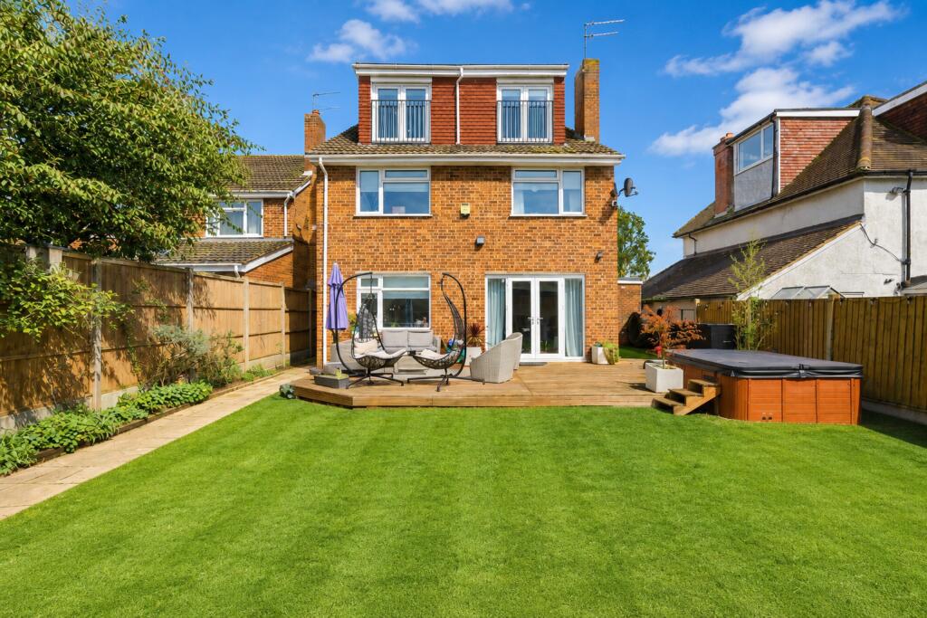 Main image of property: High Street, London Colney, St. Albans, Hertfordshire, AL2
