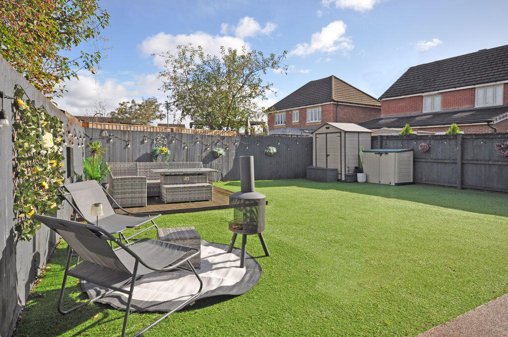 Iris Road, Rogerstone photo 4