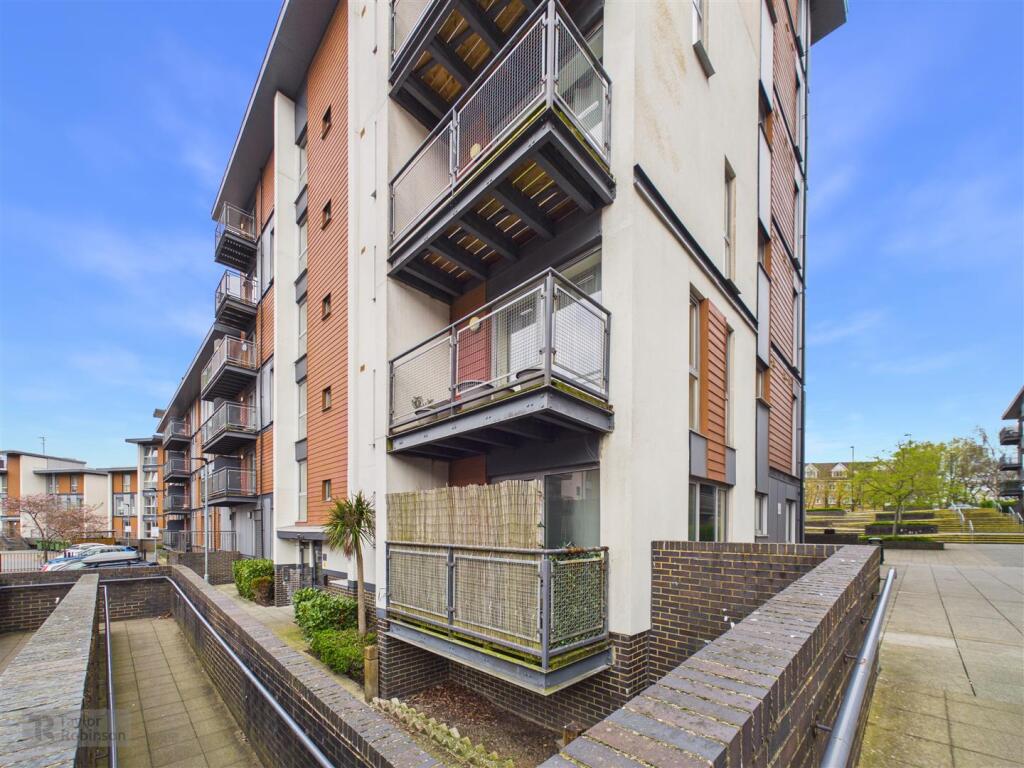 Main image of property: Three Bridges, Crawley