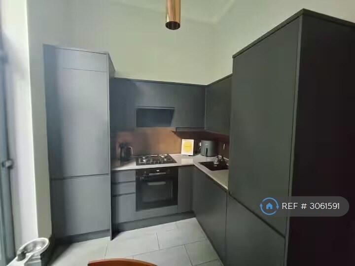 Apartment in London - View 5