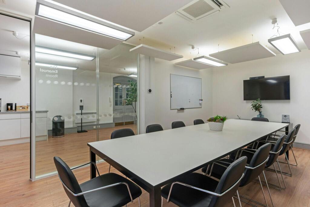 111332_6 Lloyds Avenue (22)_low.jpg