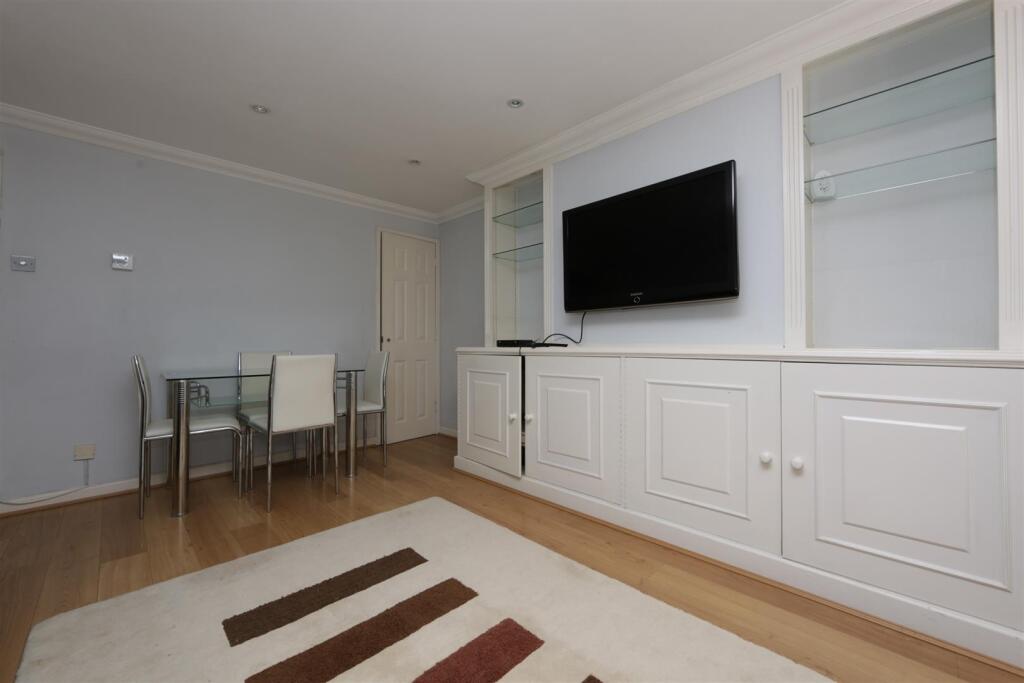 House in London - View 4