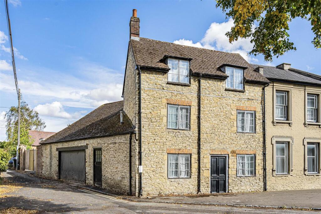 Main image of property: Kings End, Bicester