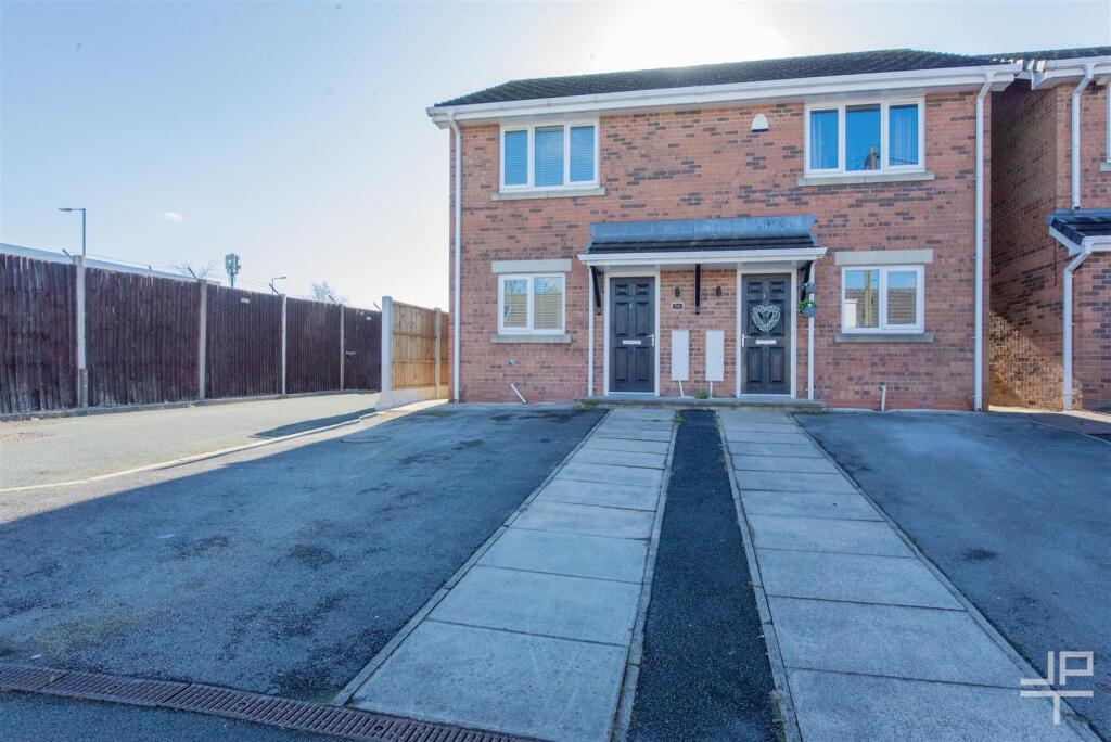Main image of property: Lincroft Road, Hindley Green, Wigan, WN2 4PS