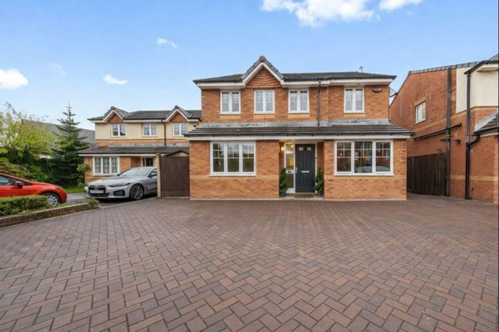 4-bed detached on Makerfield Drive, Newton-Le-Willows, WA12, £415,000
