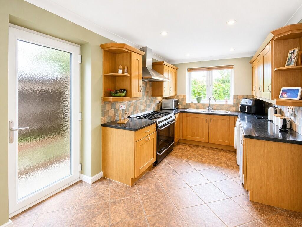 Clayfield, Yate, Bristol photo 4