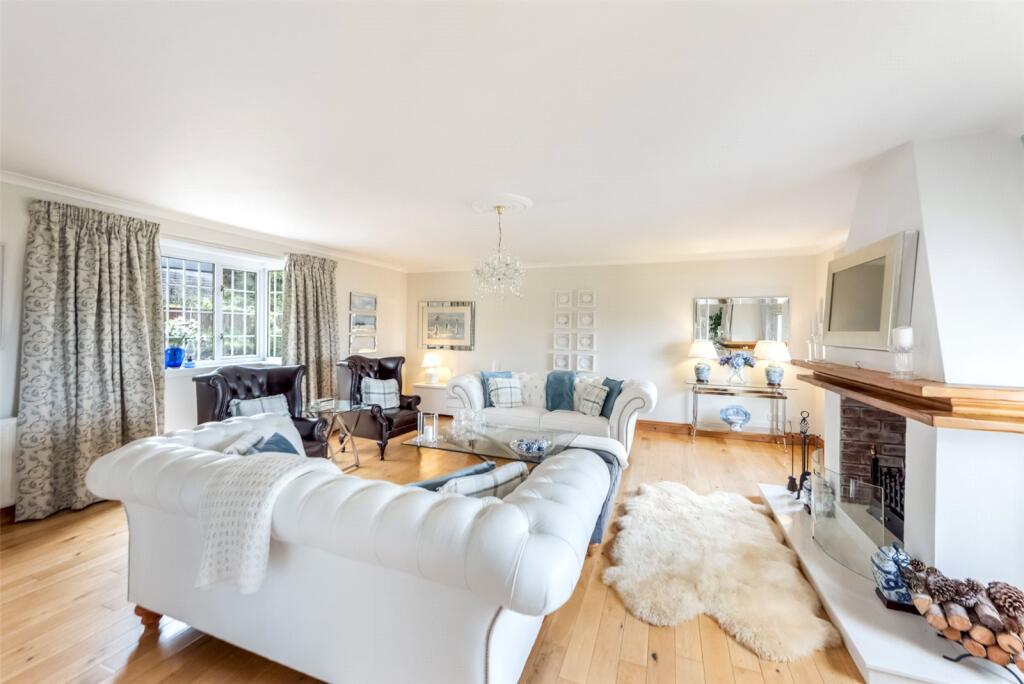 1 Leighton Avenue, Dunblane, FK15 photo 3