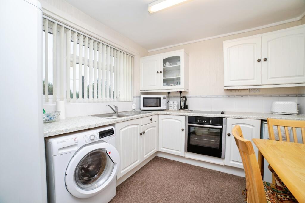 The Twitchell, Sutton-in-Ashfield, Nottinghamshire, NG17 photo 4