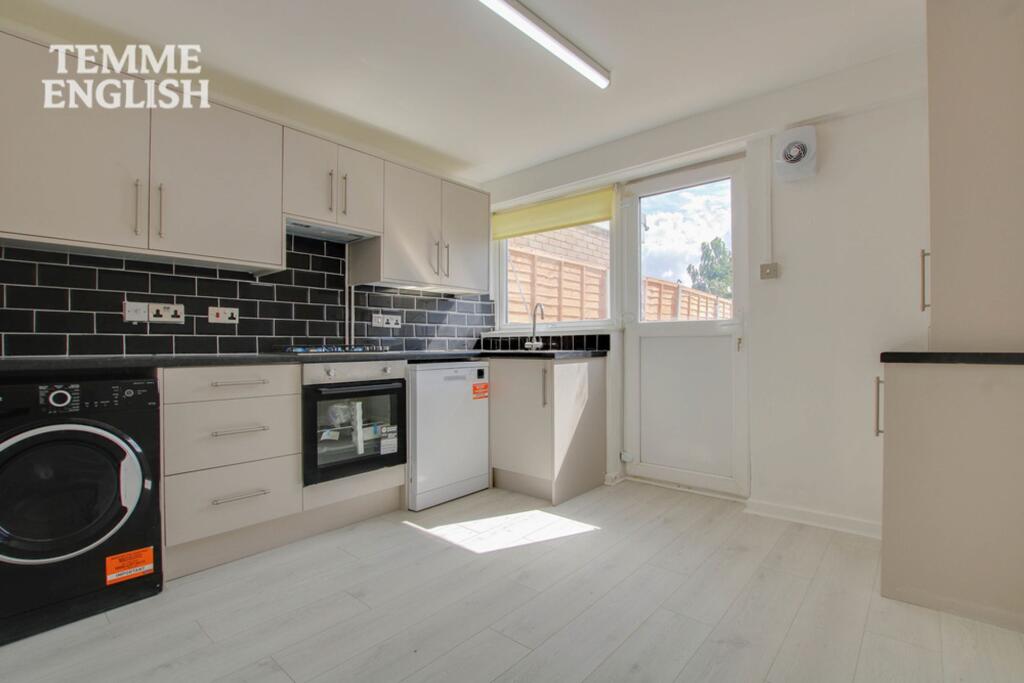 House in Southend-on-Sea - View 2