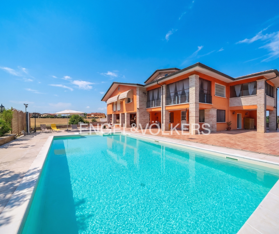 Main image of property: Desenzano del Garda, Brescia, Lombardy