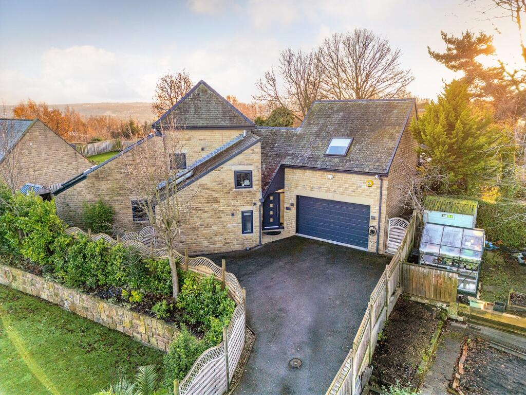 Main image of property: Staincross Common, Staincross, Barnsley, S75