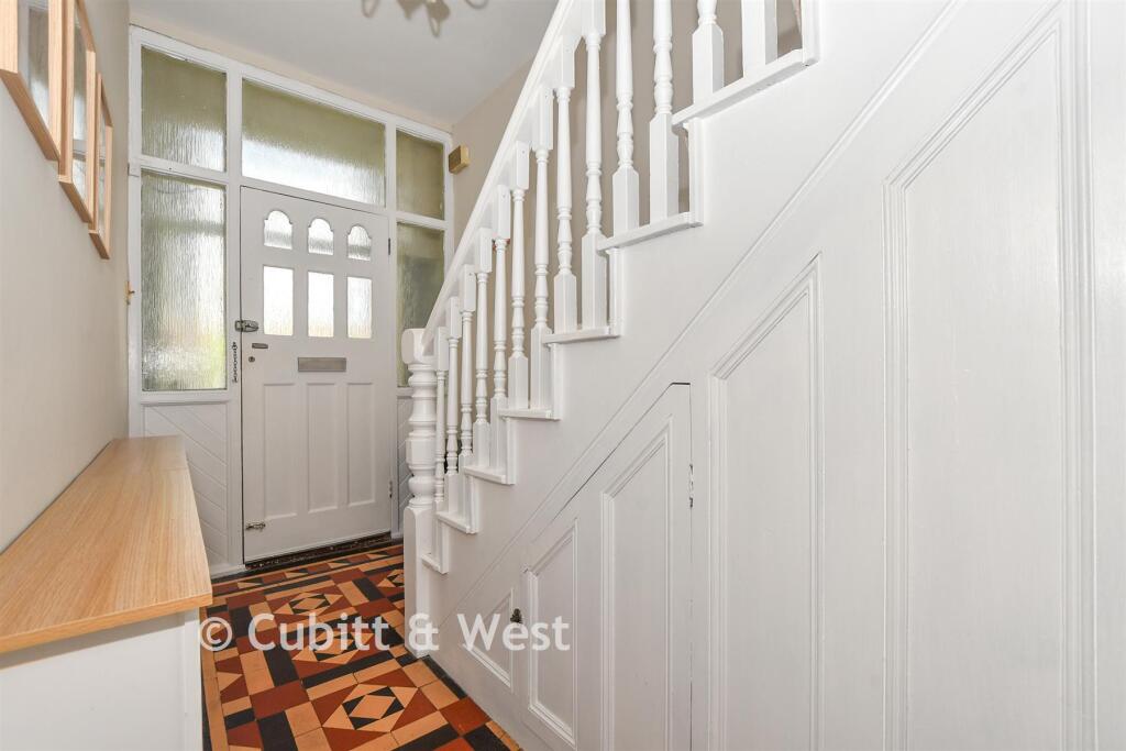 House in Portsmouth - More
