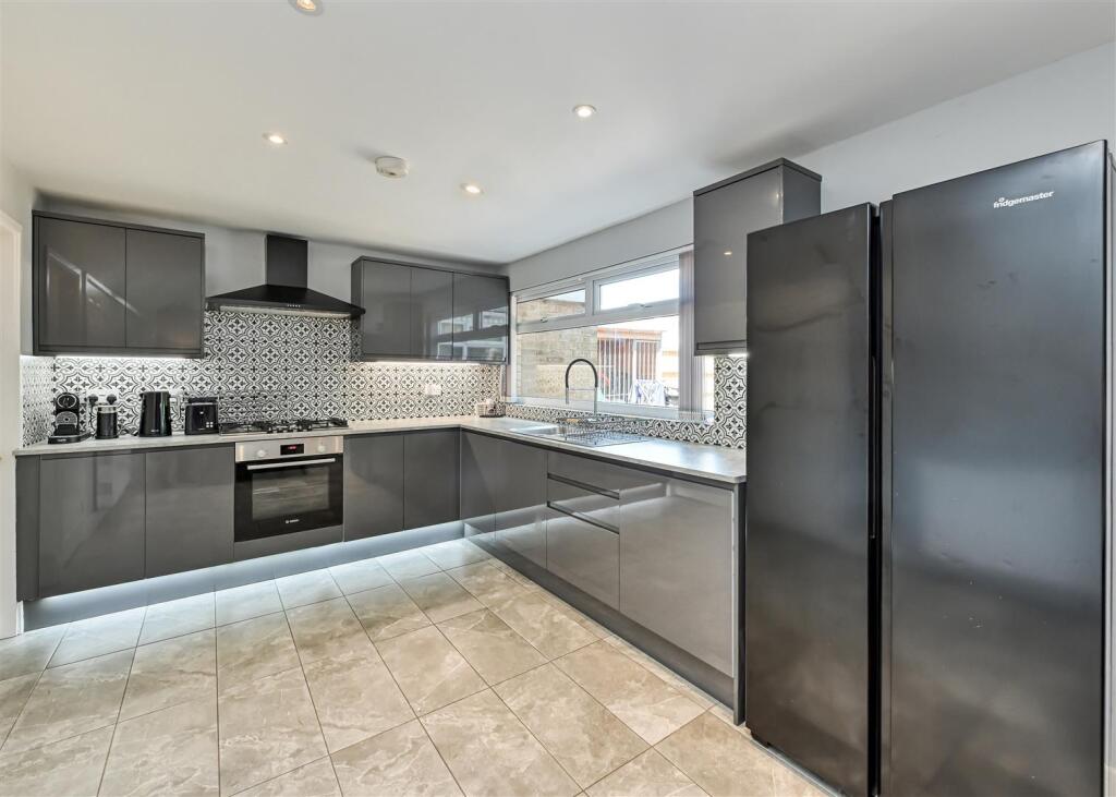 House in Wolverhampton, Compton - More