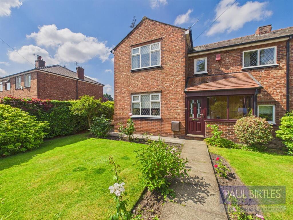 Main image of property: Broadway, Partington, Manchester, M31 4DH