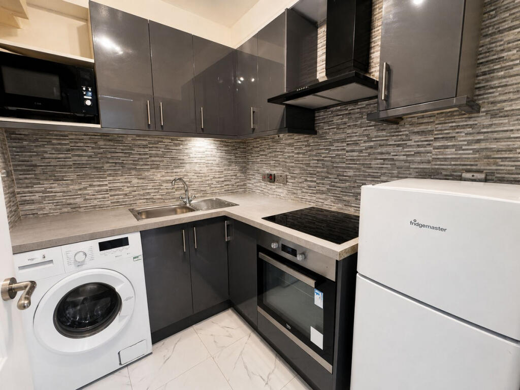 Apartment in London - View 5