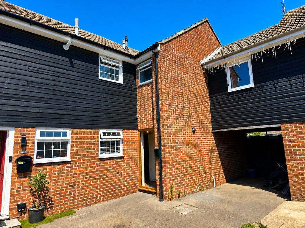 Main image of property: Maine Crescent, Rayleigh, Essex, SS6