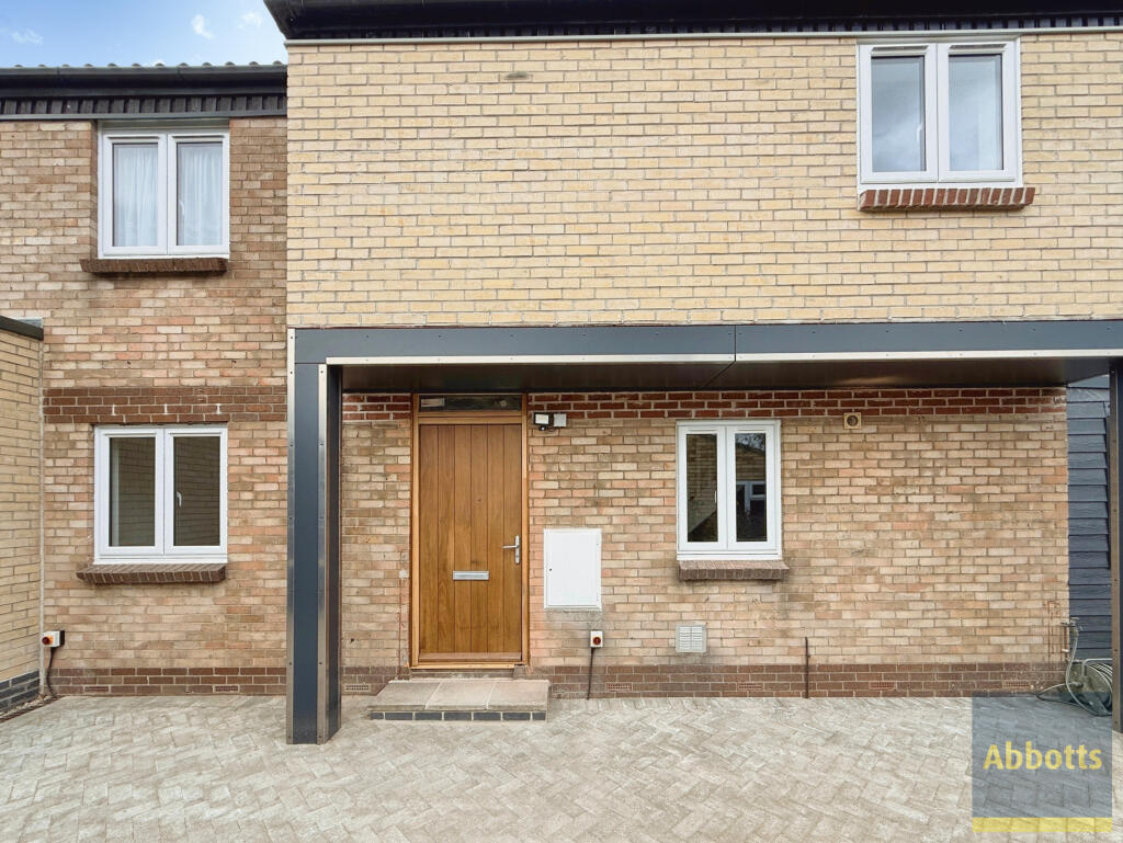 Main image of property: Snowdonia Close, Basildon