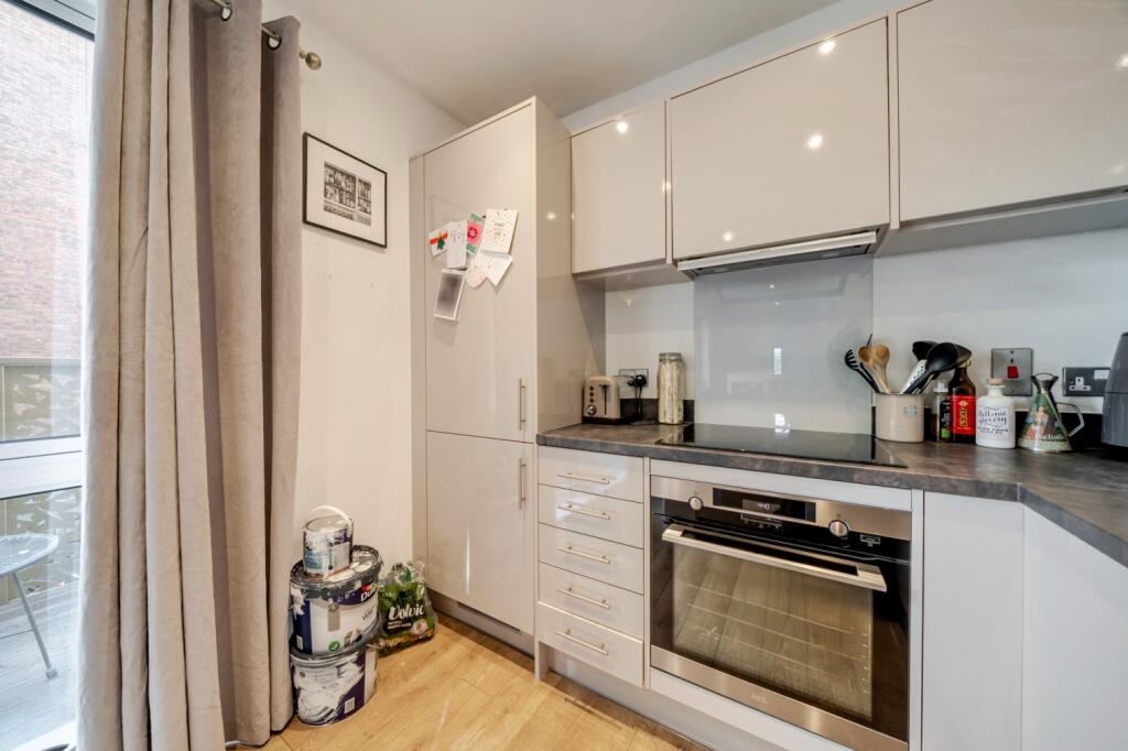 Apartment in London - View 4