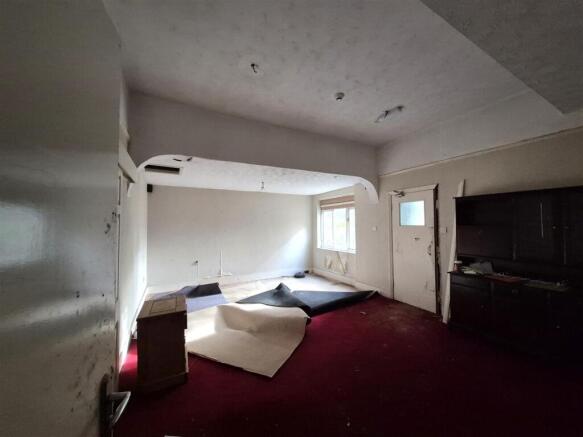 003 Communal Area b.jpg